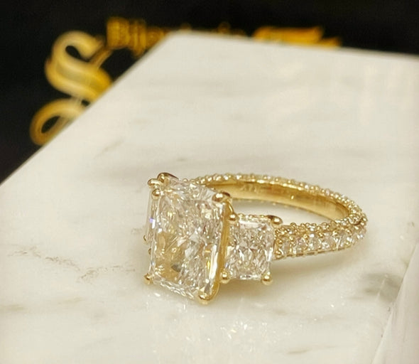 Lab grown diamond ring