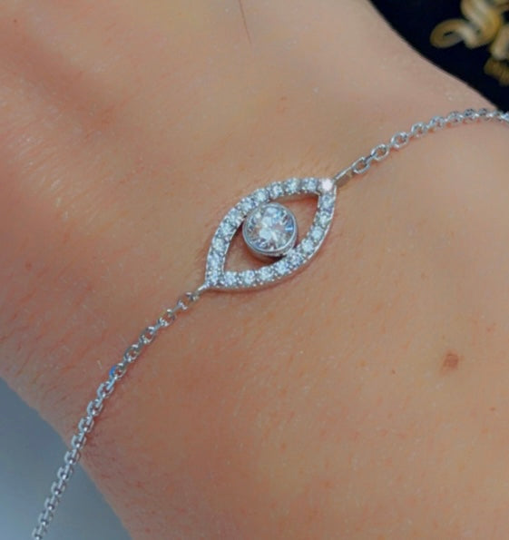 Diamond eye bracelet