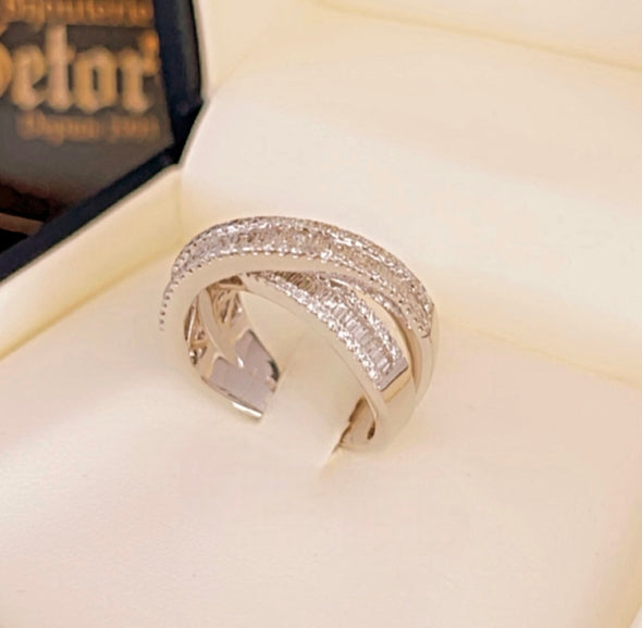 Bague croisée en diamant