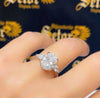 Oval engagement ring